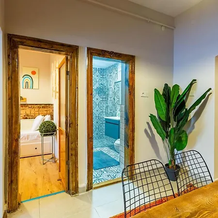 Central And Stylish Apartment 5 Min Walk To Istiklal Street In Cihangir, Beyoglu Apartment Istanbul