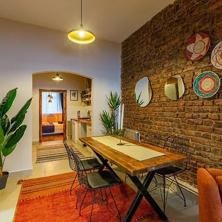 Central And Stylish Apartment 5 Min Walk To Istiklal Street In Cihangir, Beyoglu Apartment Istanbul