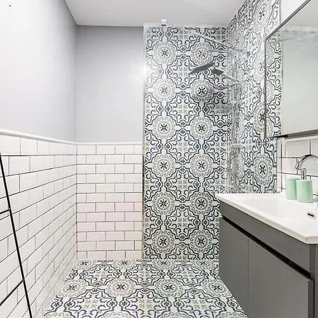 Central And Stylish Apartment 5 Min Walk To Istiklal Street In Cihangir, Beyoglu Apartment *