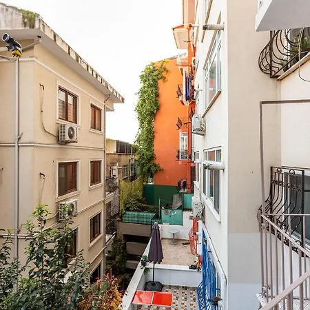 Central And Stylish Apartment 5 Min Walk To Istiklal Street In Cihangir, Beyoglu * Istanbul