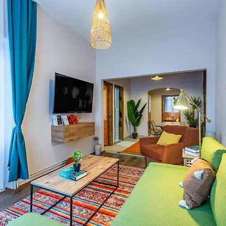 Apartment Central And Stylish Apartment 5 Min Walk To Istiklal Street In Cihangir, Beyoglu