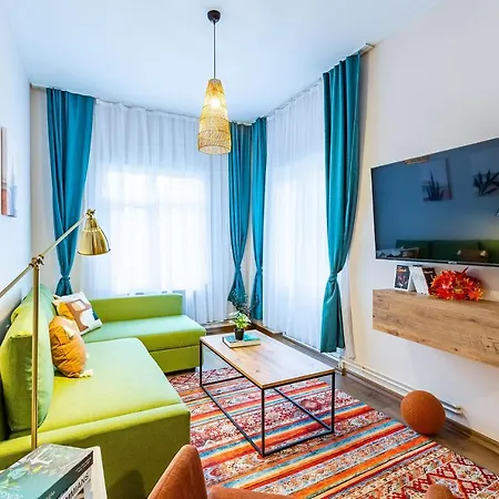 Apartment Central And Stylish Apartment 5 Min Walk To Istiklal Street In Cihangir, Beyoglu